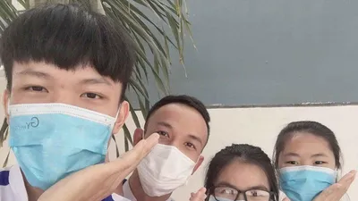 47 sinh viên trường y tình nguyện vào khu cách ly chống dịch