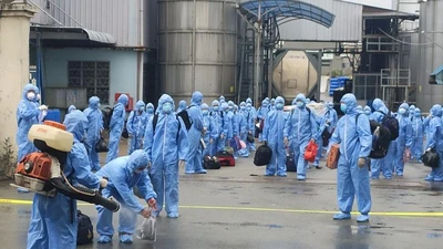 Số ca nhiễm COVID-19 tăng nhanh, 372 cán bộ y tế chi viện cho Bình Dương