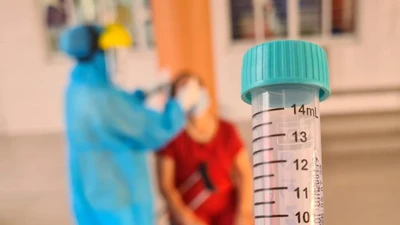 Dịch COVID-19: Cuộc sống bên trong khu cách ly tập trung ở Bình Dương