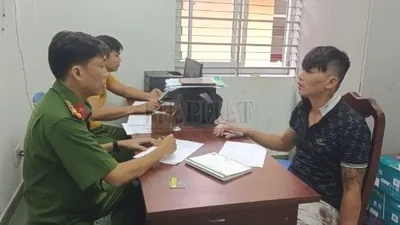 Đang tẩu thoát cùng xe máy trộm cắp thì bị công an bắt giữ