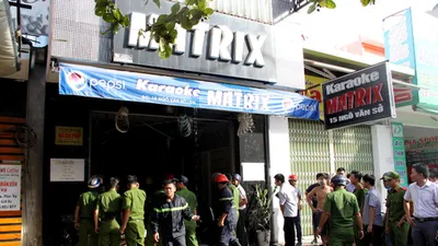 Cháy quán karaoke, khách bỏ chạy tán loạn