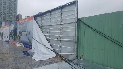 Đà Nẵng thiệt hại nặng sau cơn mưa lớn