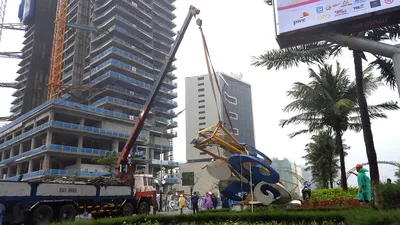 Đà Nẵng: Đội mưa gió khắc phục hậu quả bão số 12