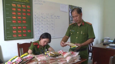 Đà Nẵng phát hiện hơn 1.200 gói hạt nêm, mì chính giả