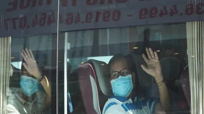 Đoàn y bác sĩ Huế, Bình Định rút khỏi Đà Nẵng