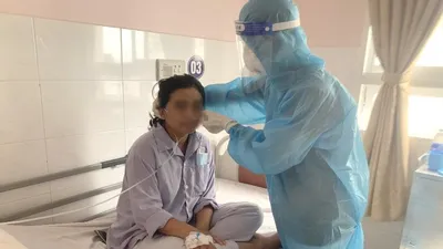 Cần Thơ: Chạy đua từng phút cứu sản phụ nhiễm COVID-19