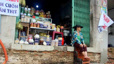 Phá bậc thềm, dân bắc thang vô nhà: Quận 1 nói gì?