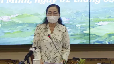 Bà Nguyễn Thị Lệ, Phó Bí thư Thành uỷ TP.HCM, chỉ đạo công tác bầu cử tại TP Thủ Đức. Ảnh: T.TUYỀN