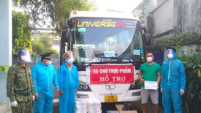 Xe ‘luồng xanh’ gắn mác ‘thực phẩm hỗ trợ’ chở hàng lậu vào TP.HCM