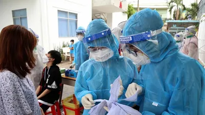 Lực lượng y tế tham gia chống dịch tại TP.HCM. Ảnh: HOÀNG GIANG