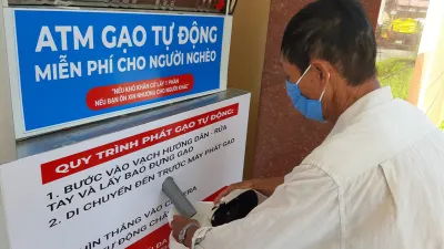 Vũng Tàu: ATM gạo trao yêu thương giữa mùa dịch COVID-19
