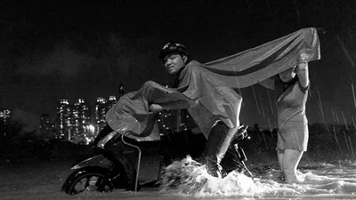 TP.HCM mưa lớn, lại ngập nặng