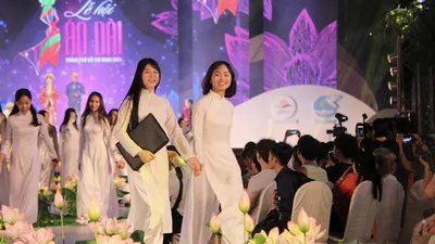 Ngắm nữ sinh Marie Cuire trong tà áo dài của Sỹ Hoàng