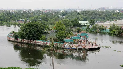 Cận cảnh ngôi miếu hơn 300 năm giữa sông ở Sài Gòn