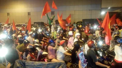 Đường Sài Gòn kẹt cứng sau trận thắng của U23 Việt Nam