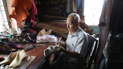 Chuyện giờ mới kể về nghệ nhân đóng giày cuối cùng ở Sài Gòn