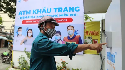 Sài Gòn có thêm “ATM khẩu trang” 