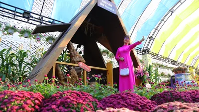 Cầu Thê Húc, phố cổ Hội An, Bưu điện TP.HCM... cùng có mặt ở đường hoa 'Xuân đa sắc 2024' 