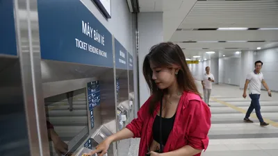 Metro số 1 áp dụng thanh toán không tiền mặt bằng các loại thẻ và căn cước công dân