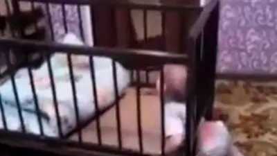 Clip màn vượt ngục phiên bản "em bé" cực chất