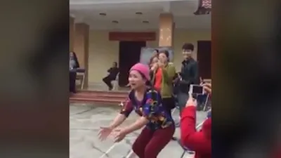 Cổ động viên bóng chuyền hài hước nhất Việt Nam