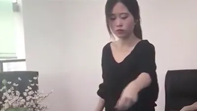 'Màn trình diễn nấu ăn siêu bá đạo của nữ IT'