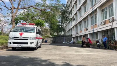 Video: Một sinh viên năm cuối rơi lầu tử vong trong trường