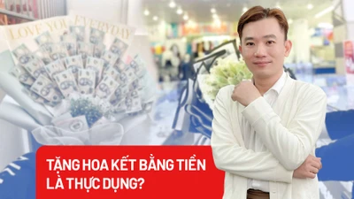 Tặng hoa kết bằng tiền là thực dụng?