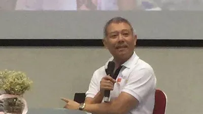 Mặc quần cộc dạy học: Đâu có gì phải xoắn!