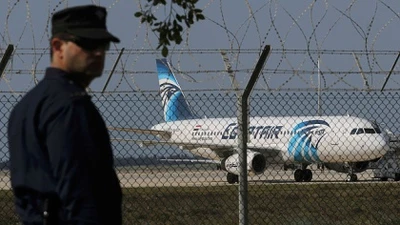 Nghi vấn có bom trên máy bay Ai Cập bị không tặc cướp