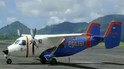 Máy bay cảnh sát Indonesia chở 15 người lao xuống biển