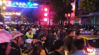 Clip chồng giết vợ và hai con rồi tự sát