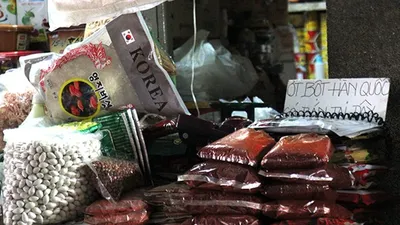 Chợ nước ngoài ở Sài Gòn - Kỳ 4: Thưởng thức kim chi tại chợ Hàn