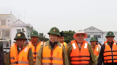 Ông Trịnh Đình Dũng chỉ đạo chống bão ở Sóc Trăng