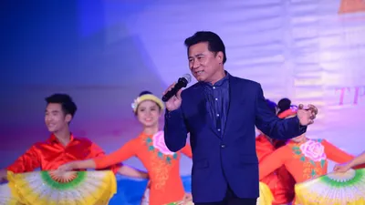 30-4 nghe NSND Tạ Minh Tâm hát Đất nước trọn niềm vui