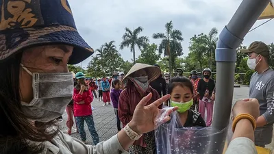 Sau lần đầu vỡ trận, 'ATM gạo' tại Huế đi vào hoạt động