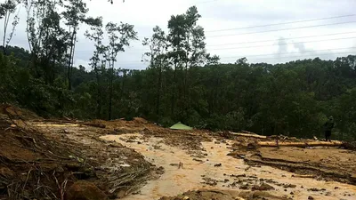 Ảnh: Sạt lở đất ở Trạm bảo vệ rừng 67, 13 người mất tích