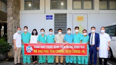 Đoàn y, bác sĩ BV Trung ương Huế hỗ trợ Phú Yên chống dịch COVID-19