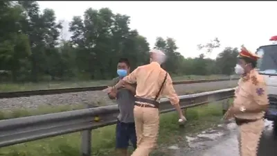 Thông tin mới nhất vụ tài xế tố bị CSGT đánh gãy xương sườn