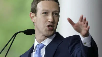 CEO Facebook Mark Zuckerberg bị yêu cầu từ chức
