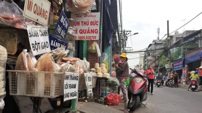 Dẹp vỉa hè, chợ Bà Hoa bỗng... thông thoáng 