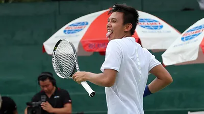 Lý Hoàng Nam thắng vũ bão, buộc đối thủ bỏ cuộc