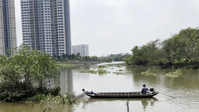 Video: Phát hiện thi thể nam thanh niên 19 tuổi trôi trên sông Sài Gòn