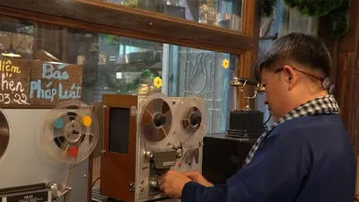 Video: Người sưu tầm hơn 1.000 kỷ vật về Sài Gòn trong những ngày đại dịch