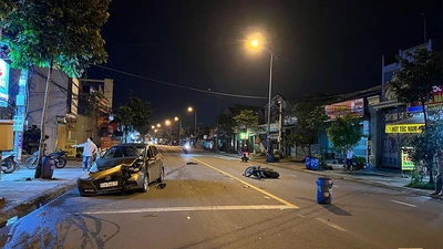 Video: Chạy xe lấn sang làn ngược lại, tông vào ô tô, người đàn ông nguy kịch