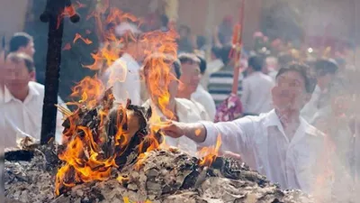 Đốt vàng mã tràn lan, lãng phí và tiềm ẩn nhiều nguy cơ