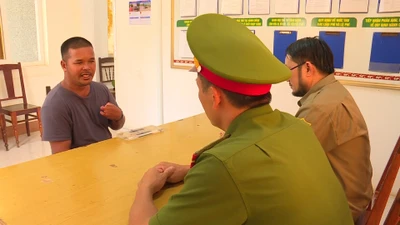 Lợi dụng cậu bị khuyết tật, cháu chăn dắt ăn xin