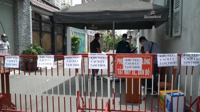 Video: Phong tỏa 1 con hẻm do ca tái dương tính COVID-19 