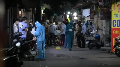 Video: Phong tỏa tạm thời con hẻm liên quan tới 1 ca COVID-19