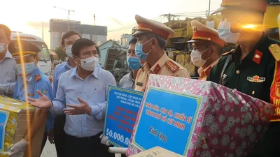 Video: Chủ tịch TP.HCM kiểm tra các chốt kiểm soát dịch 